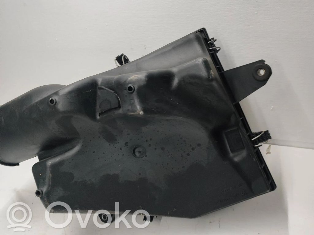 BMW 5 E60 E61 Air filter box 