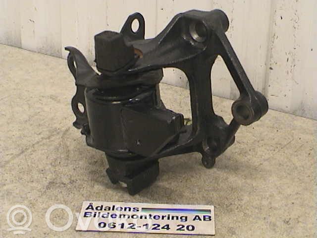 Engine mount bracket