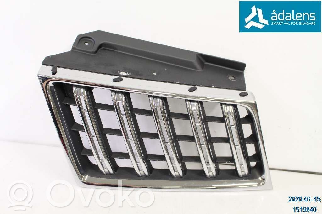 Mitsubishi L200 Kratka dolna zderzaka przedniego 