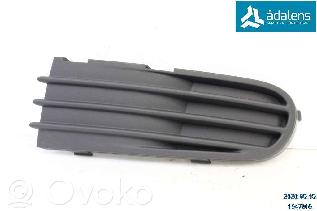 Volvo S40 Front bumper corner part panel trim 