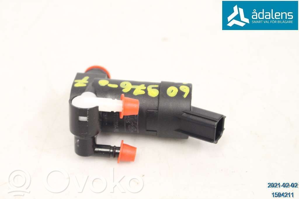 Windscreen/windshield washer pump   31349228