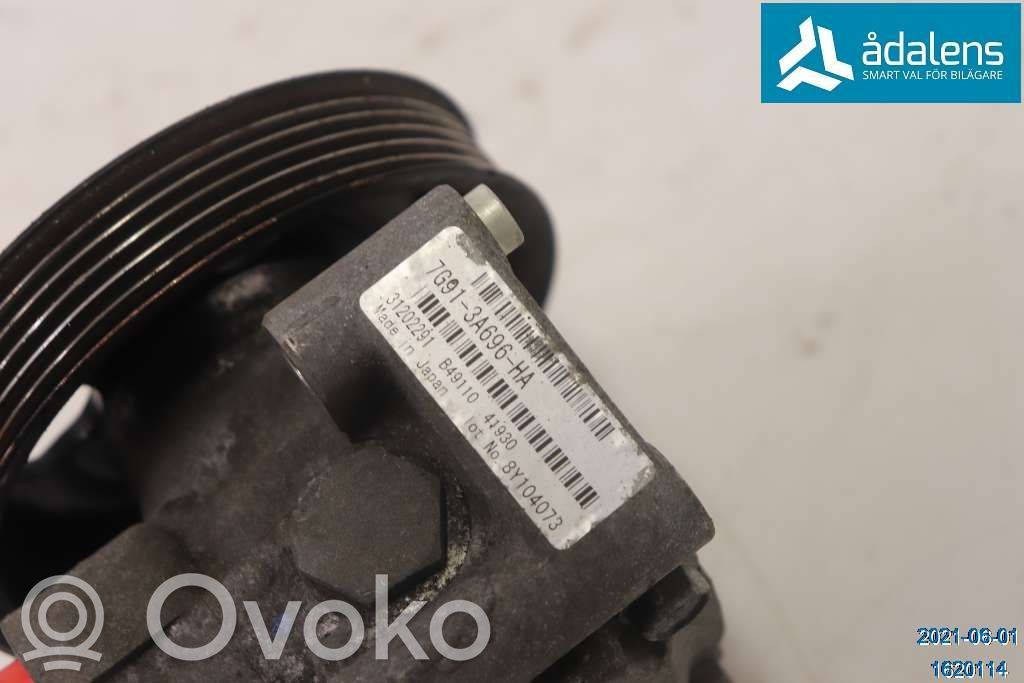 Volvo V70 Ohjaustehostimen pumppu 