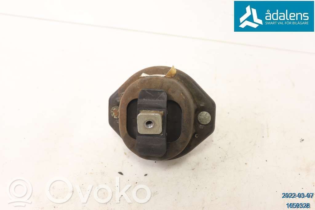 BMW 7 E65 E66 Engine mount bracket 