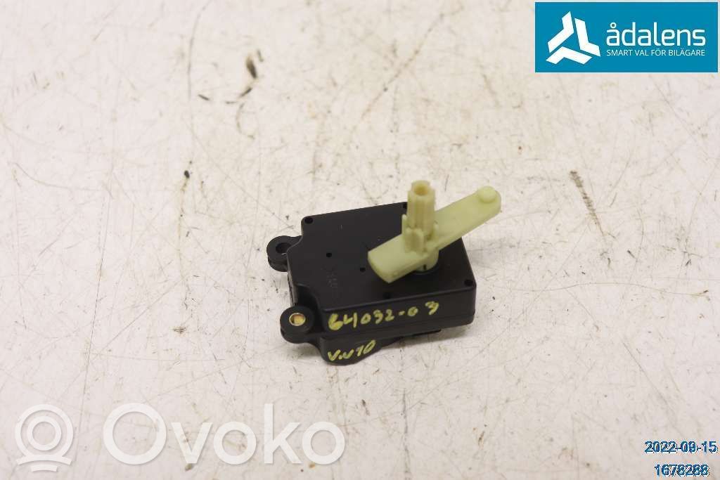 Volvo V70 Oro kondicionieriaus oro srauto sklendės varikliukas 
