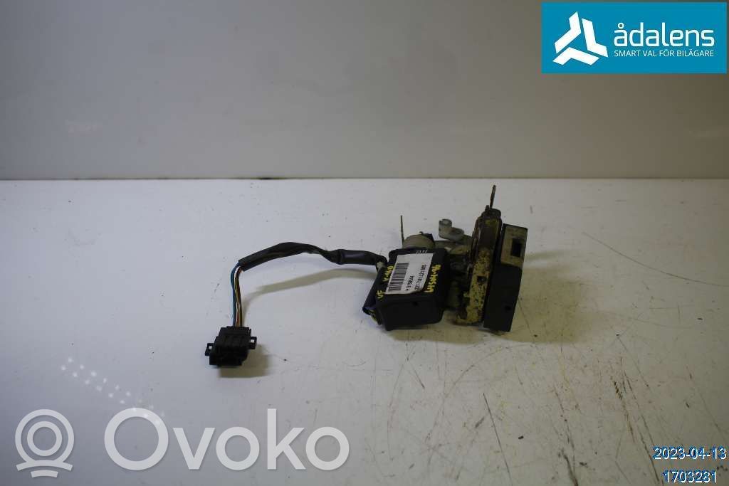 Volvo 960 Silniczek / Siłownik zamka centralnego 