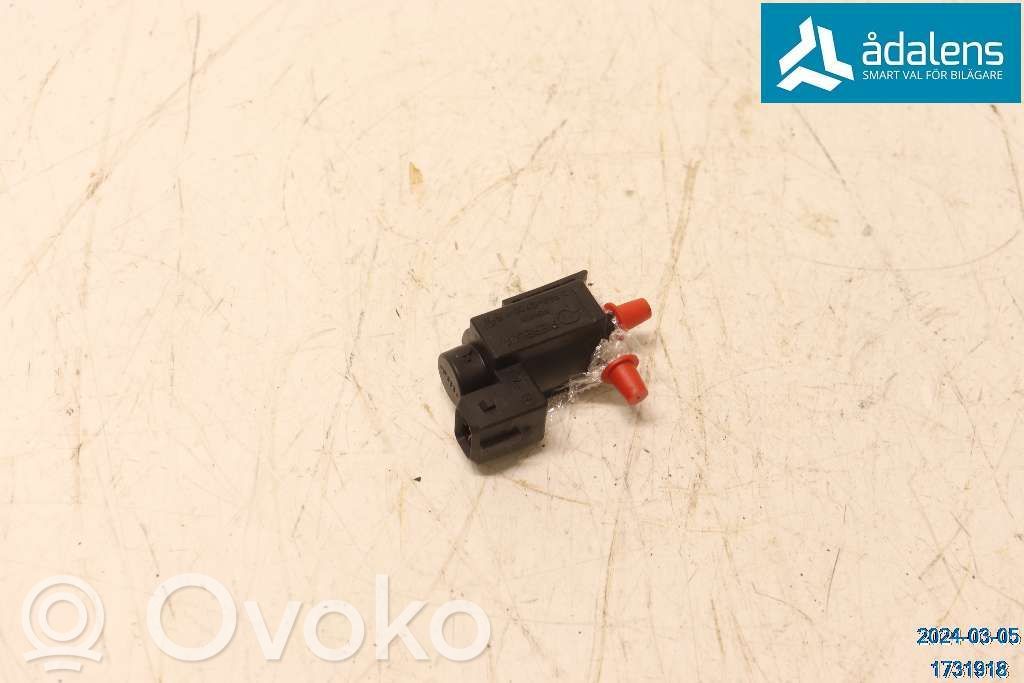 Válvula de vacío   11747810831,70231800,7810831