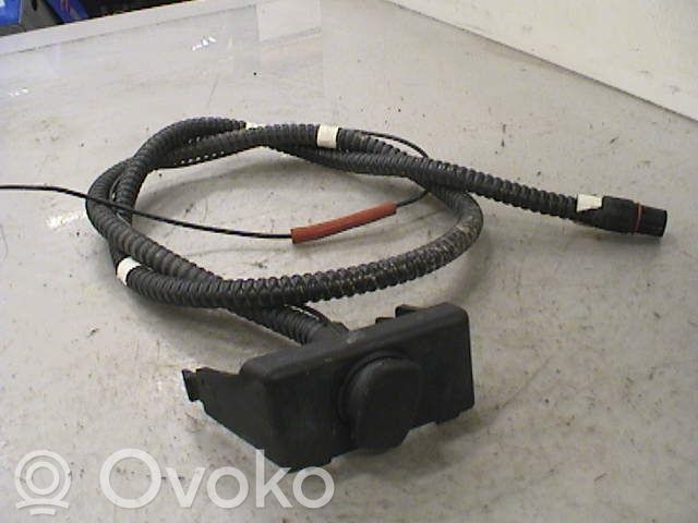 Renault Megane II Electric engine pre-heating system (optional) 