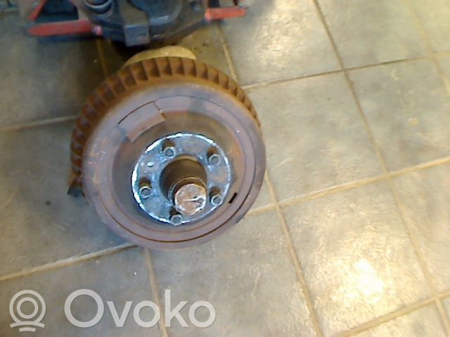 Front wheel hub spindle knuckle