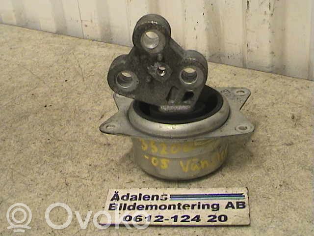 Engine mounting bracket   G12785084,B207