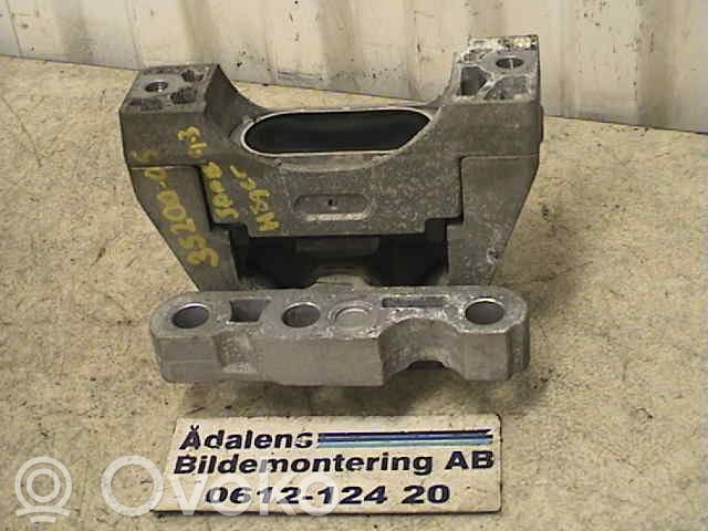 Saab 9-3 Ver2 Кронштейн крепления двигателя 