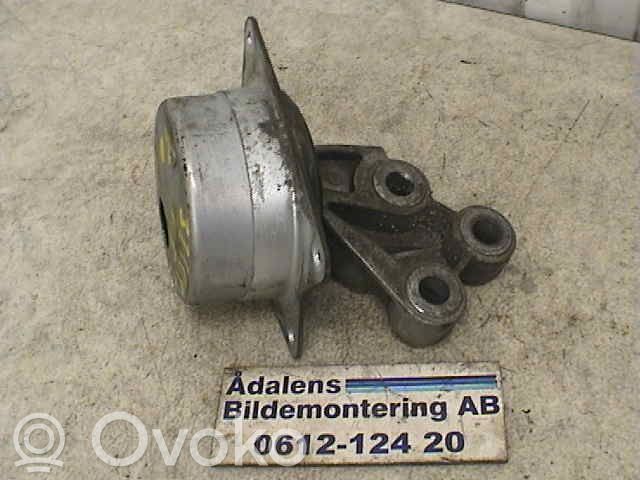 Opel Vectra C Engine mounting bracket 