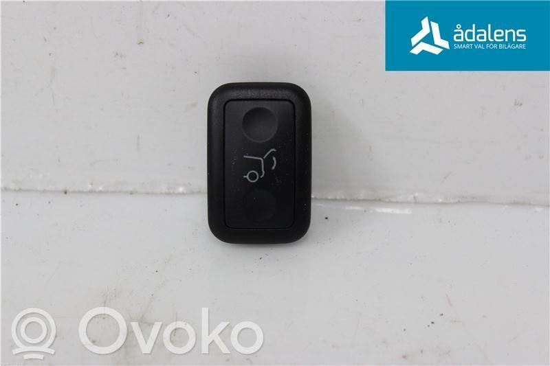 Mercedes-Benz C W204 Buton deschidere portbagaj 