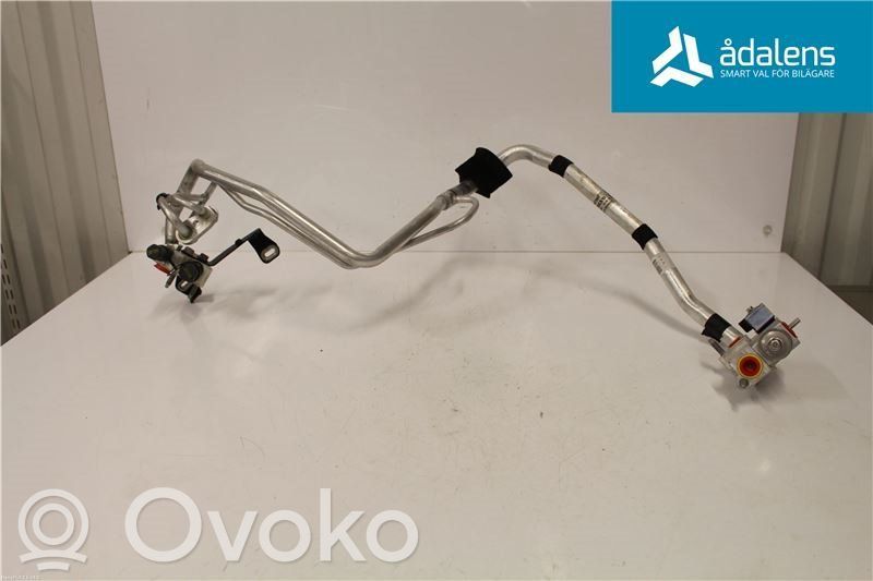 Volvo XC90 Ilmastointilaitteen putki (A/C) 