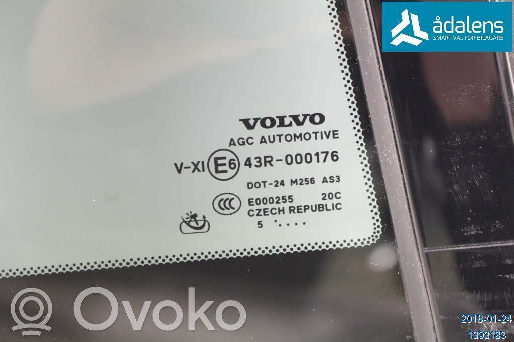 Volvo XC90 Ventanilla de ventilación de la puerta trasera 