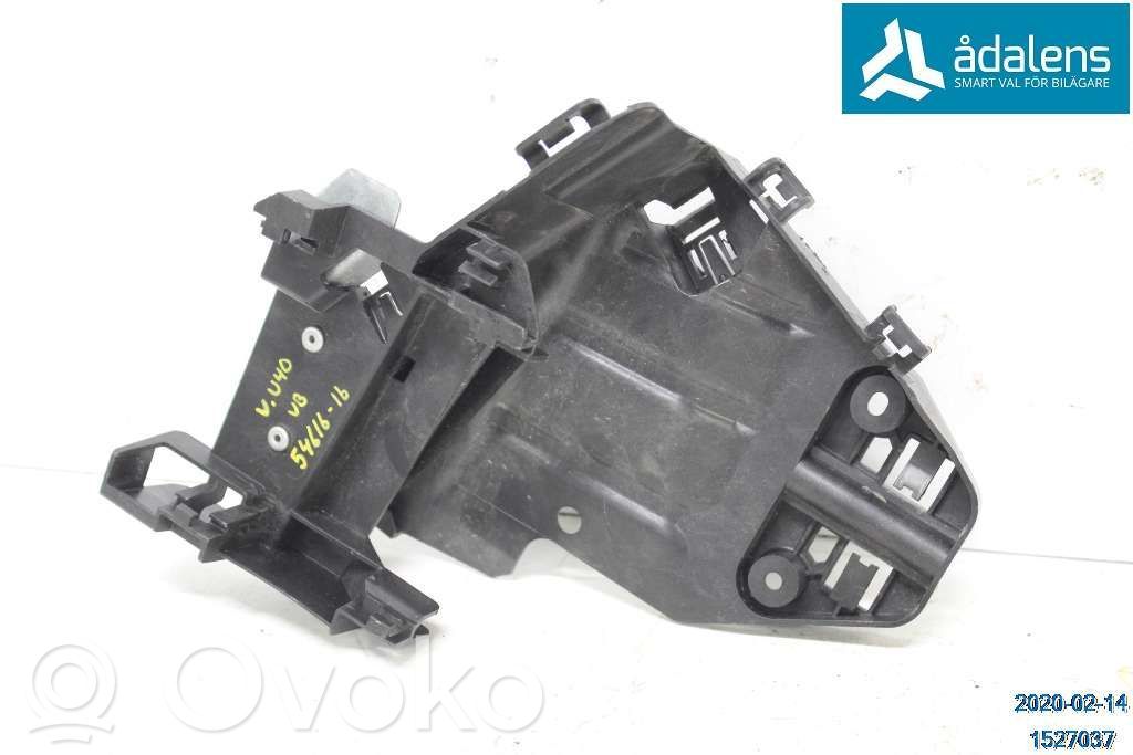 Volvo V40 Ramka szyby drzwi przednich 
