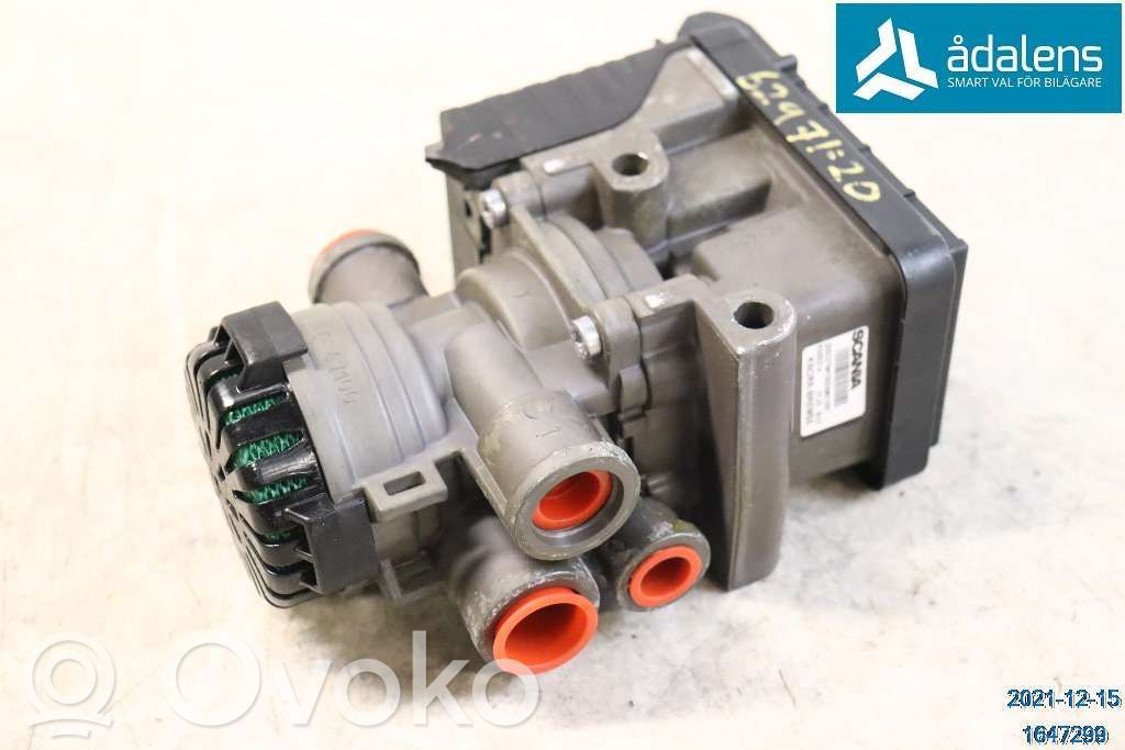 Volvo S90, V90 Scheinwerfer 