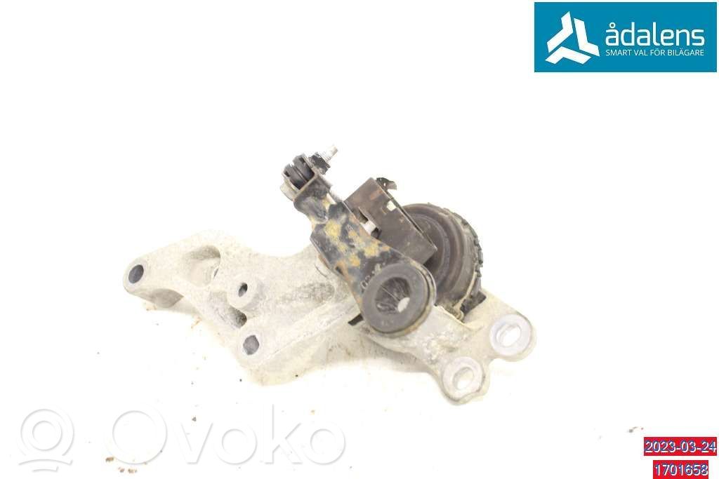 Opel Vivaro Engine mounting bracket 