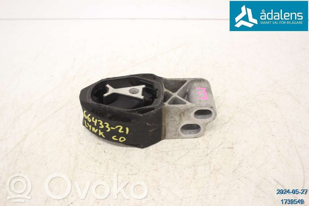 Lynk & co 01 Engine mount bracket 