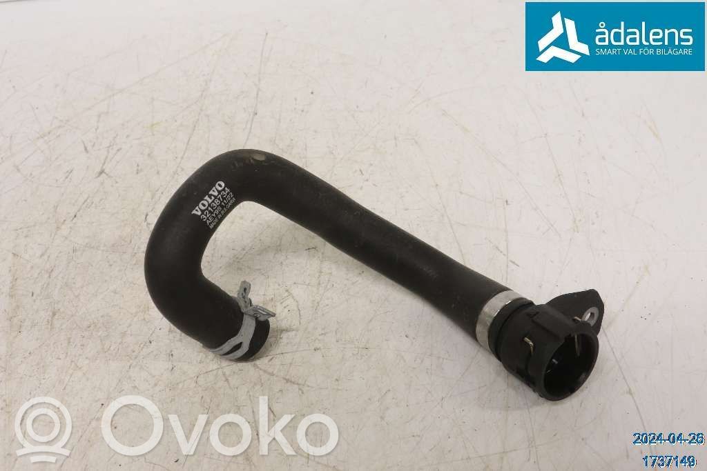 Volvo C40 Przewód / Wąż chłodnicy 