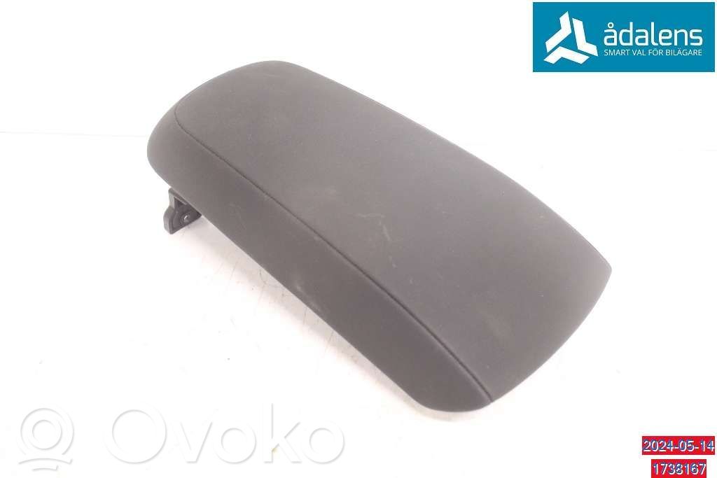 Volvo C40 Tunel środkowy 