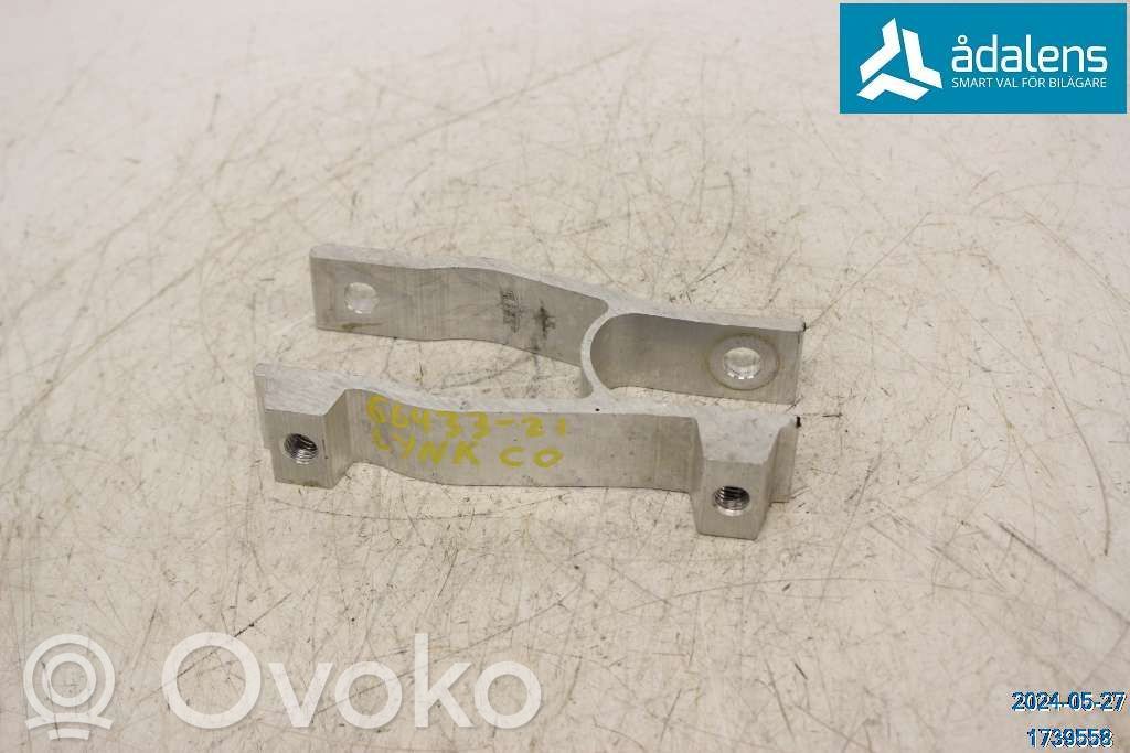 Engine mounting bracket   8888767589