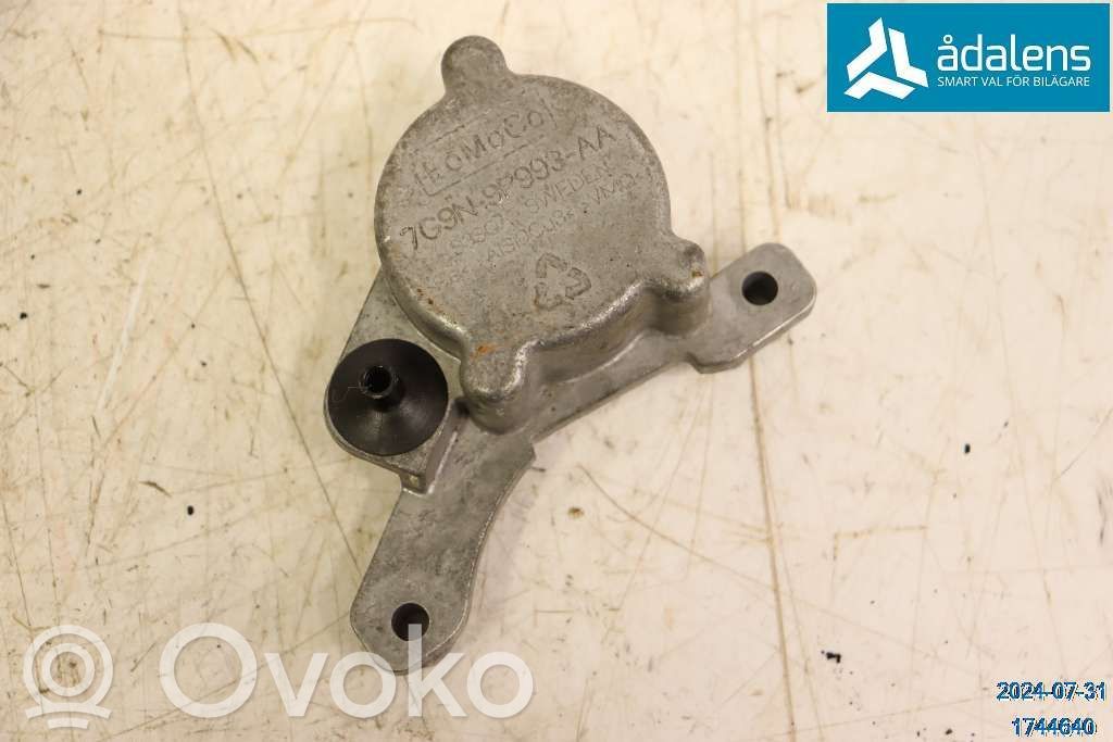 Volvo V70 Sonstiges Einzelteil Motor 