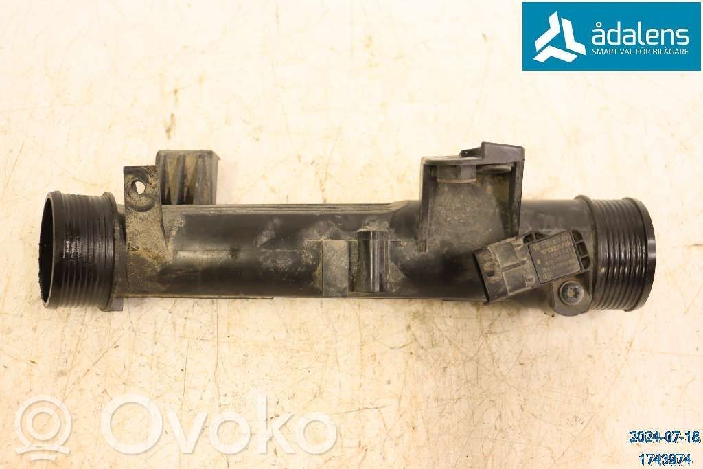 Volvo XC40 Wąż / Rura intercoolera 