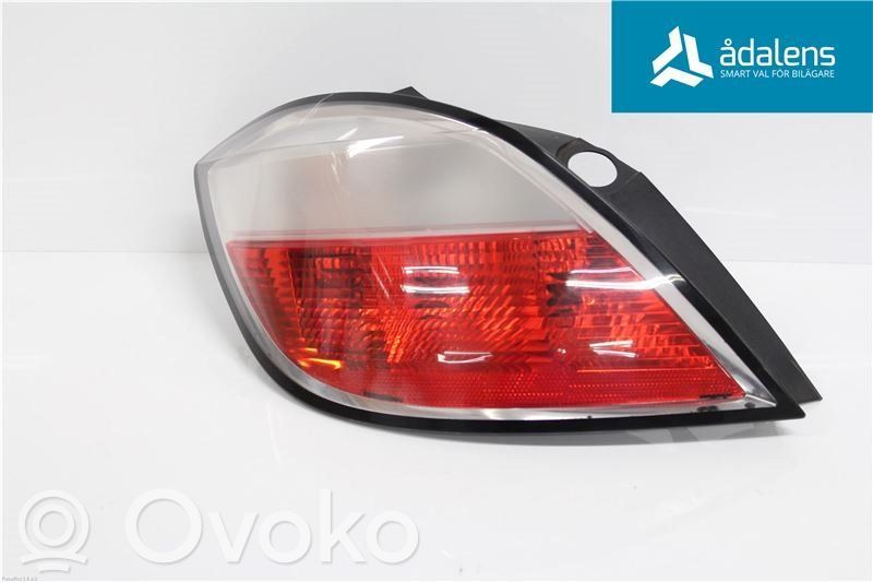 Opel Astra H Lampa tylna 