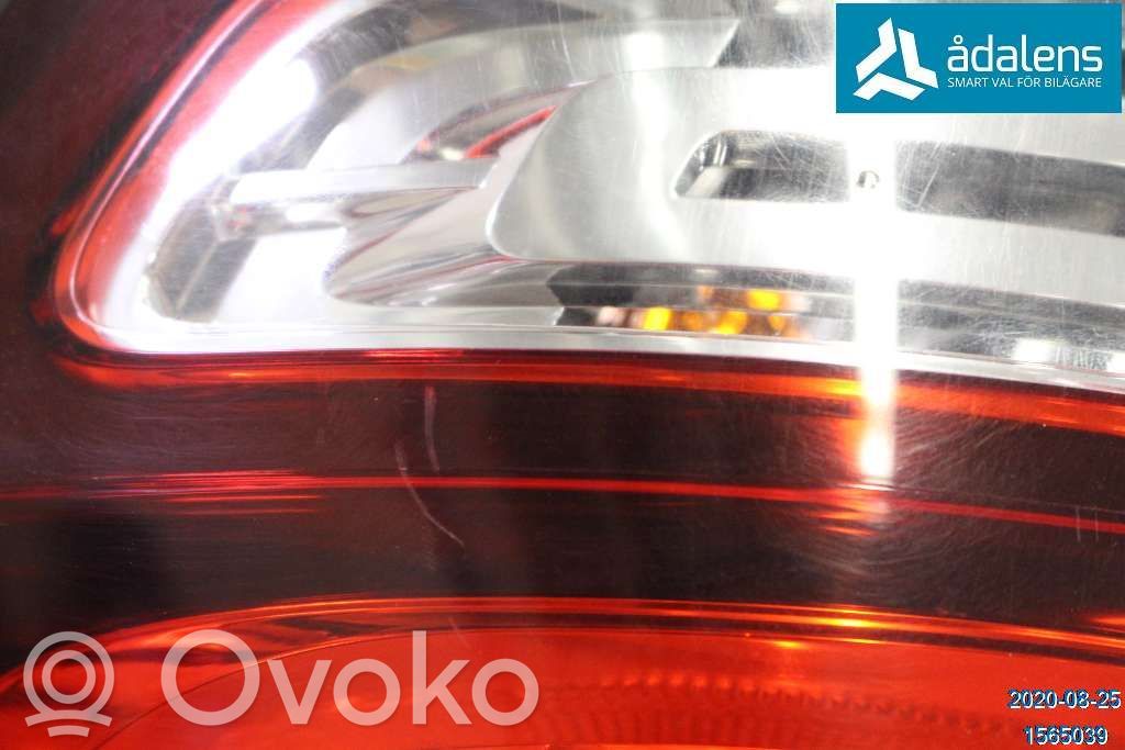 Citroen C3 Aizmugurējais lukturis virsbūvē 