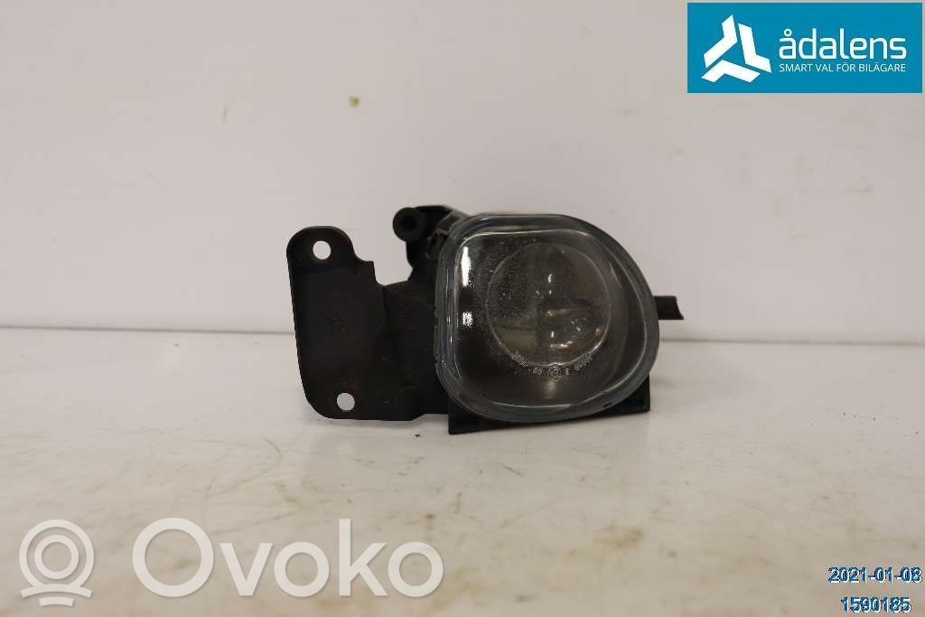 Luz de niebla delantera   4B0941700A,89303061