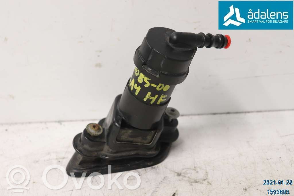 Audi A4 S4 B7 8E 8H Dysza spryskiwacza lampy przedniej 