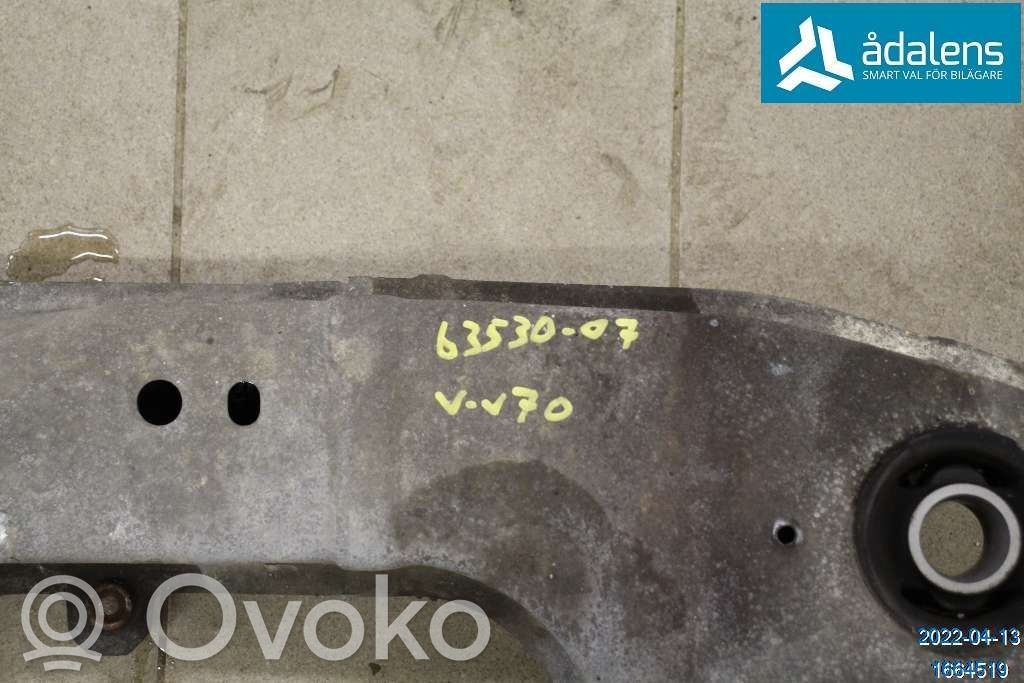 Volvo V70 Priekinis traversas 