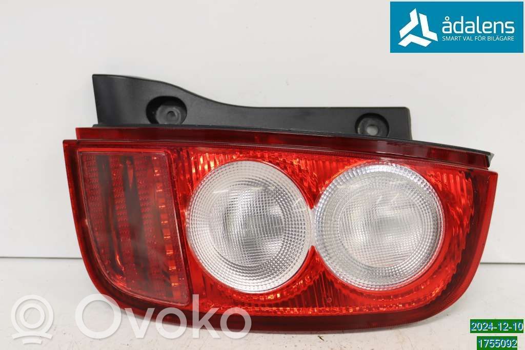 Nissan Micra Luci posteriori 