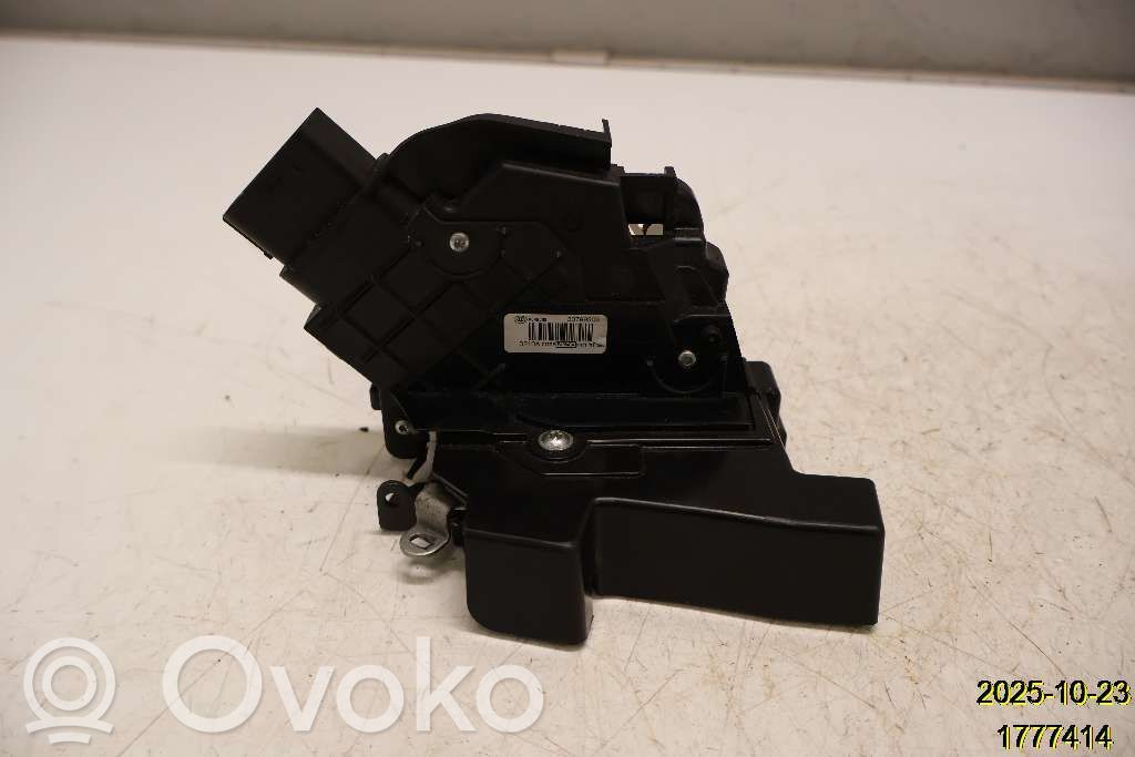 Audi 100 S4 C4 Motor de bloqueo de puertas 