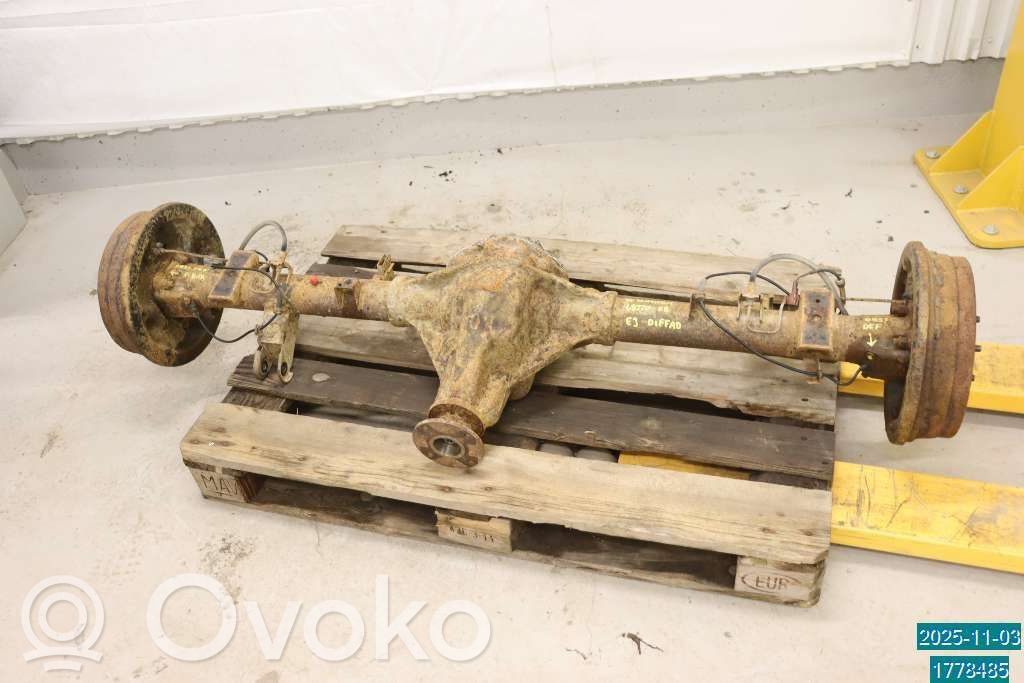 Nissan Navara D40 Belka osi tylnej