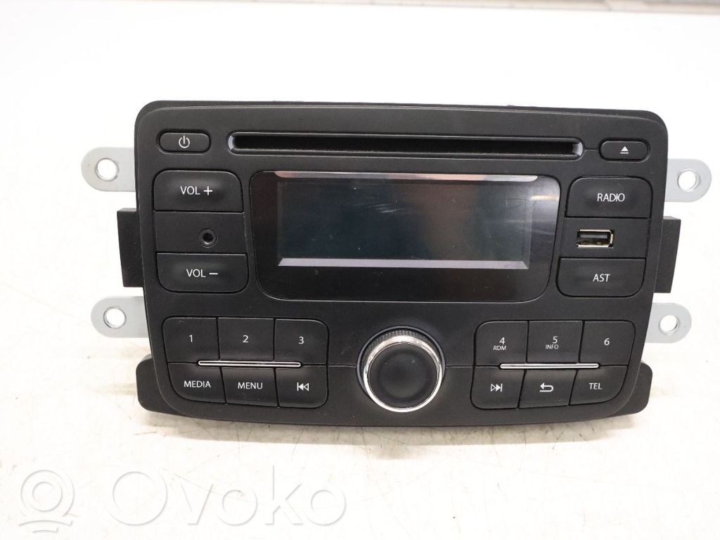 Dacia Duster Panel / Radioodtwarzacz CD/DVD/GPS 