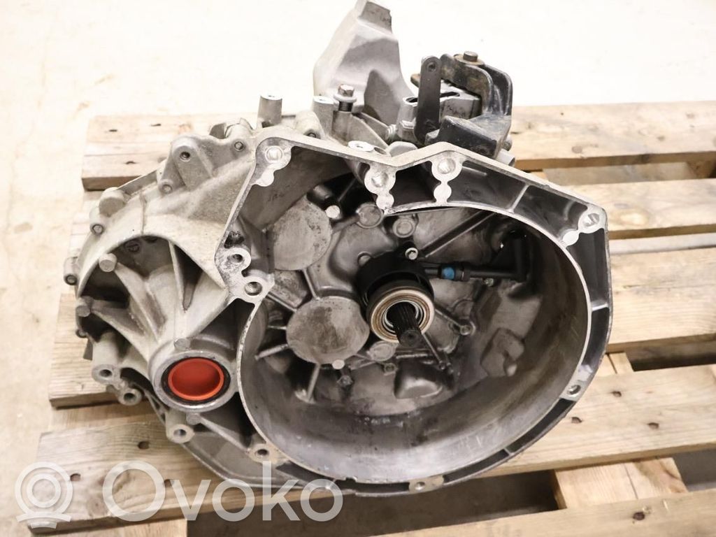 Volvo V50 Manualna 6-biegowa skrzynia biegów 