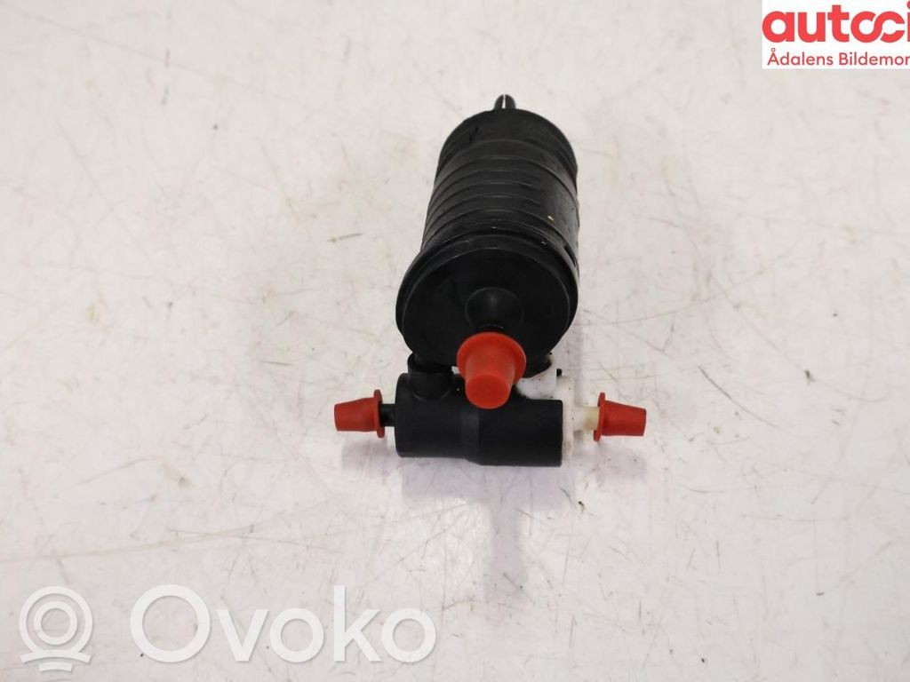 Jeep Cherokee Windscreen/windshield washer pump 