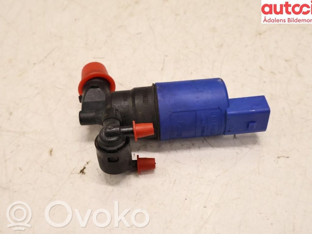 Volvo S60 Windscreen/windshield washer pump 