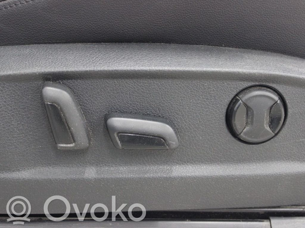 Volkswagen PASSAT B8 Fotel przedni pasażera 