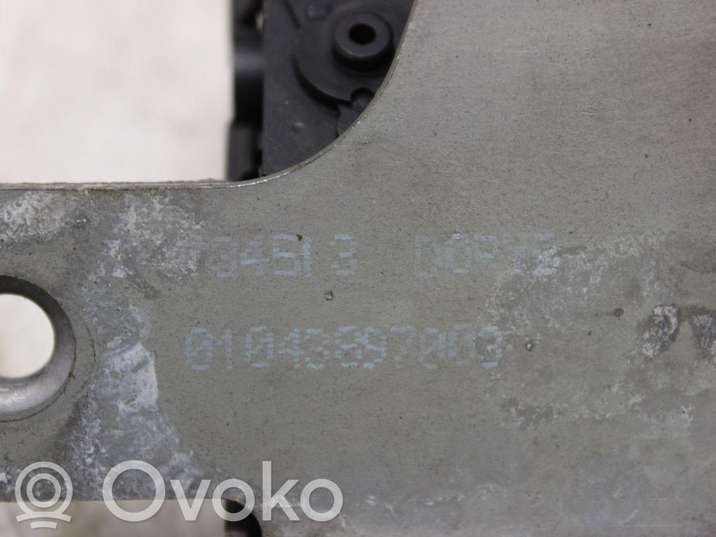 Loading door lock   31440240