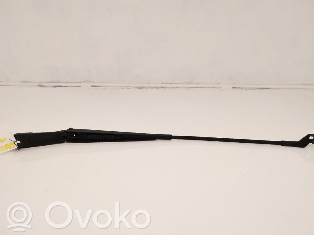 Volkswagen Touareg III Ramię wycieraczki szyby przedniej / czołowej