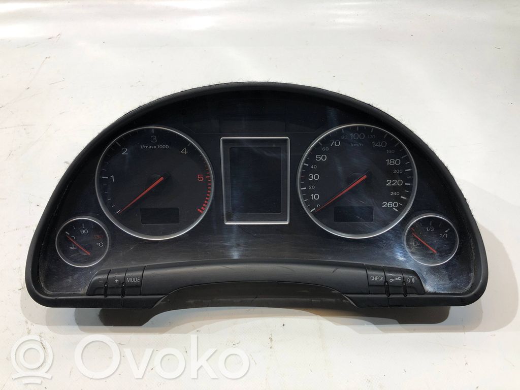 Audi A4 S4 B6 8E 8H Spidometrs (instrumentu panelī) 