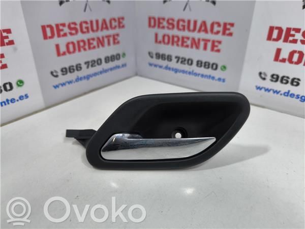 Manecilla interna puerta delantera   8226049