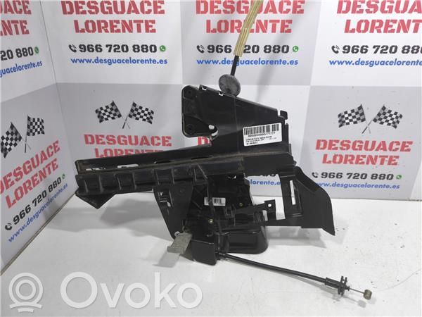 Ford Focus Takaoven lukitusmoottori 