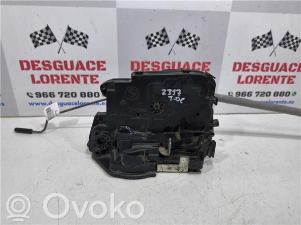 Motor de cierre de puerta trasera   A048315