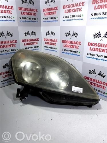 Opel Zafira B Lampa przednia 