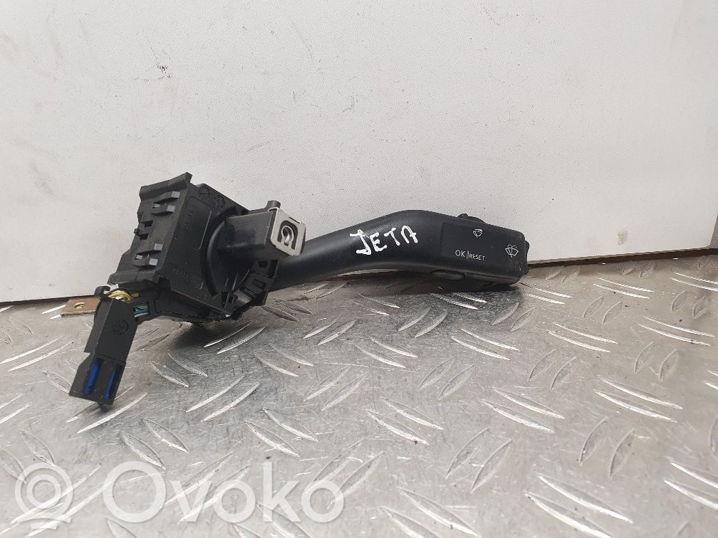 Volkswagen Jetta V Palanca de control del limpiaparabrisas 