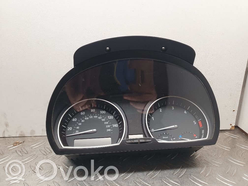 BMW X3 E83 Spidometrs (instrumentu panelī) 