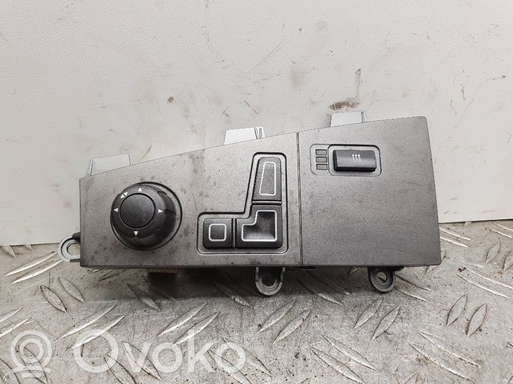 Seat control switch   6930027,6930027,6971625